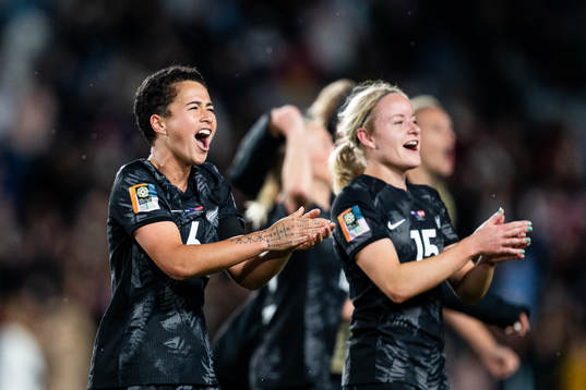 Malia Steinmetz of New Zealand celebrates