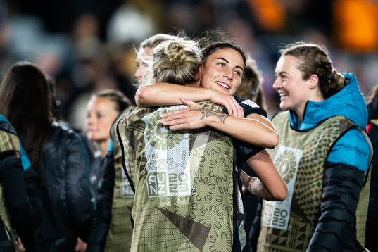 Hannah Wilkinson and Claudia Bunge of New Zealand celebrate