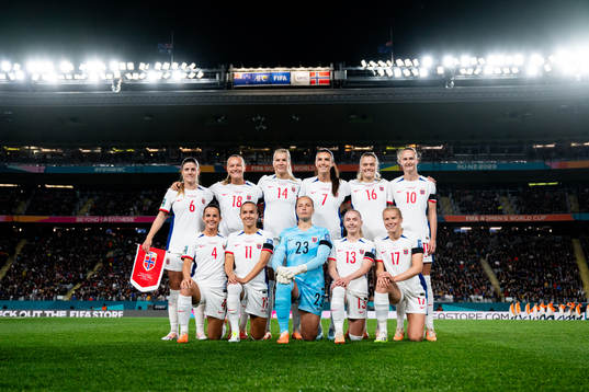The starting eleven of Norway pose for a team photo