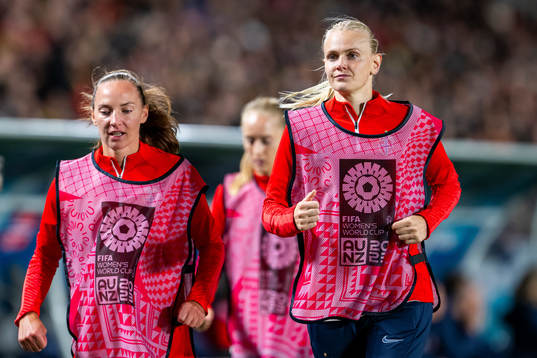 Marit Bratberg Lund and Karina Sævik of Norway warm up