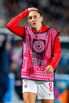 Vilde Bøe Risa of Norway warms up
