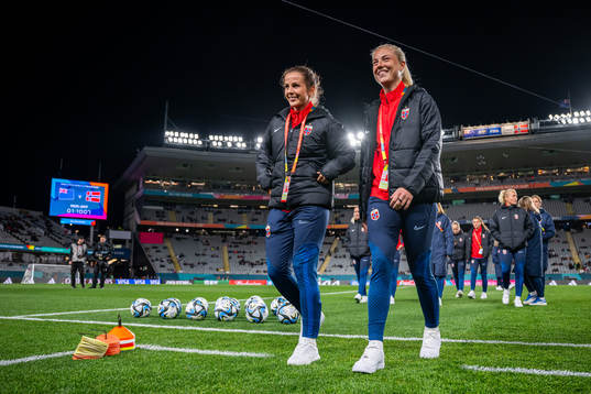 Tuva Hansen and Sophie Román Haug of Norway
