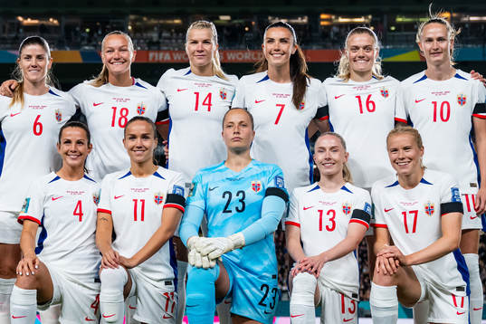 The starting eleven of Norway pose for a team photo