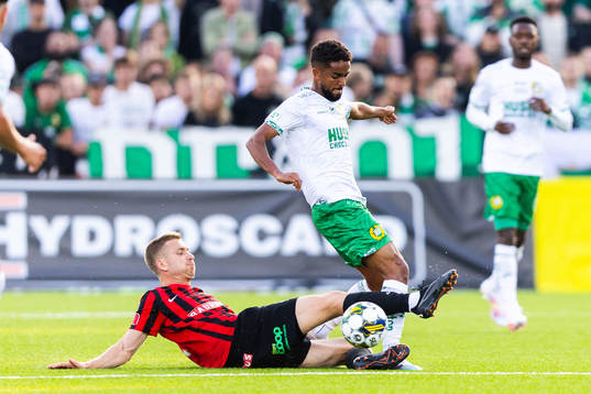 Brommapojkarnas Ludvig Fritzson och Hammarbys Tesfaldet