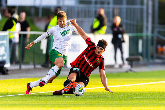 Hammarbys Joel Nilsson och Brommapojkarnas Kevin Ackermann