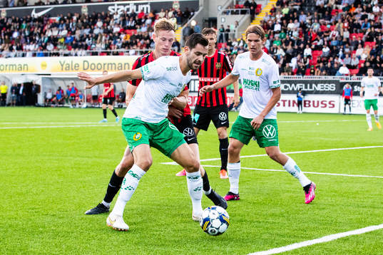 Hammarbys Adi Nalic och Brommapojkarnas Torbjörn Lysaker