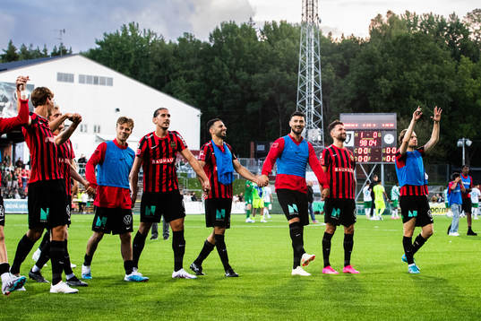 Brommapojkarnas spelare jublar