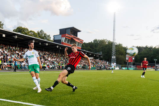 Hammarbys Adi Nalic och Brommapojkarnas Torbjörn Lysaker