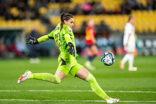 goalkeeper Daniela Solera of Costa Rica