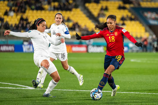 Mariana Benavides of Costa Rica and Salma Paralluelo of