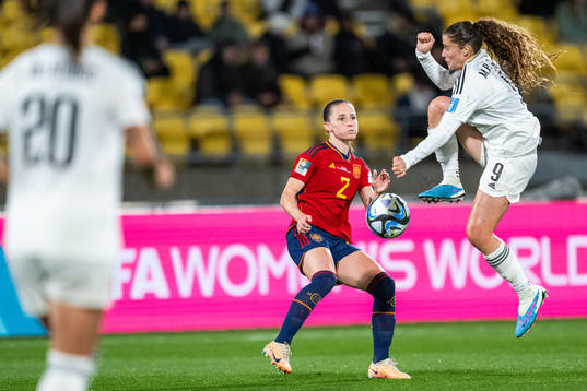 Ona Batlle of Spain and Maria Paula Salas of Costa Rica