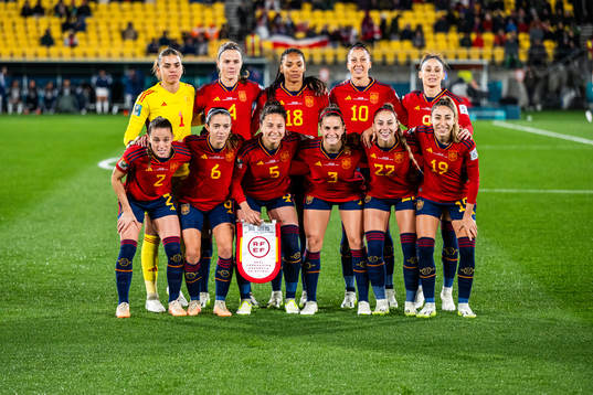 The starting eleven of Spain pose for a photo