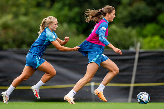 Amalie Eikeland and Emma Stølen Godø of the Norwegian