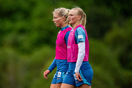 Sophie Román Haug and Karina Sævik of the Norwegian