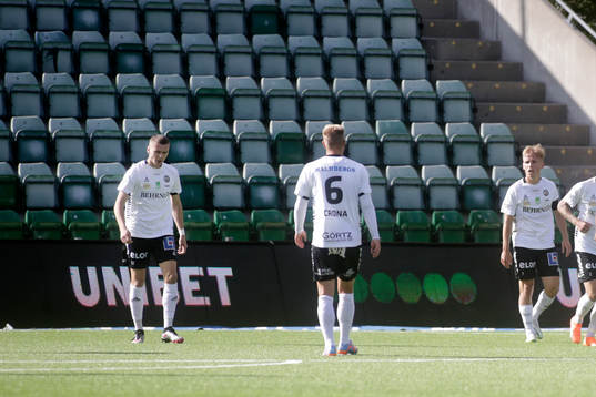 Örebros Jake Larsson jublar