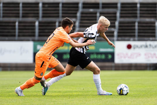 AFC Eskilstunas Armin Culum och Landskronas Emil Lindman