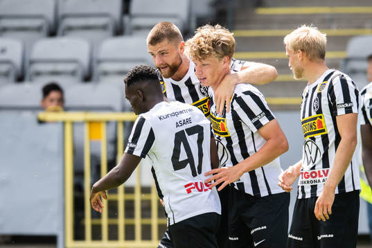 Landskronas  Gustaf Bruzelius och Erik Hedenquist jublar