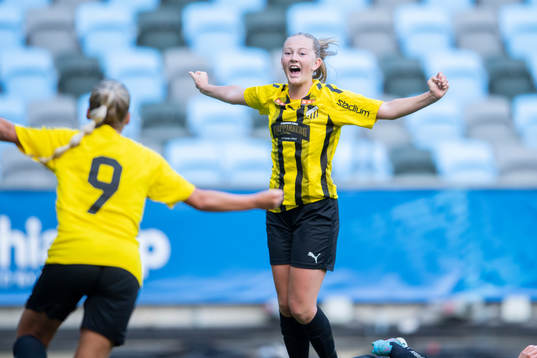 Häckens Louise Ryttinger jublar