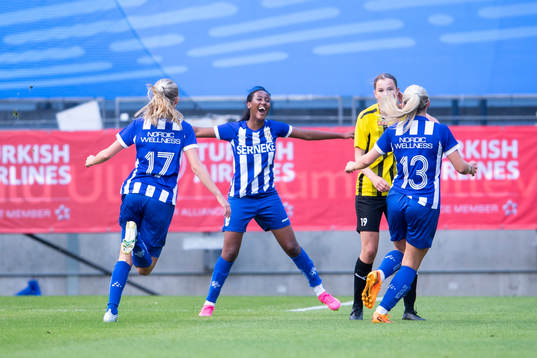 IFK Göteborgs Saron Berhe jublar
