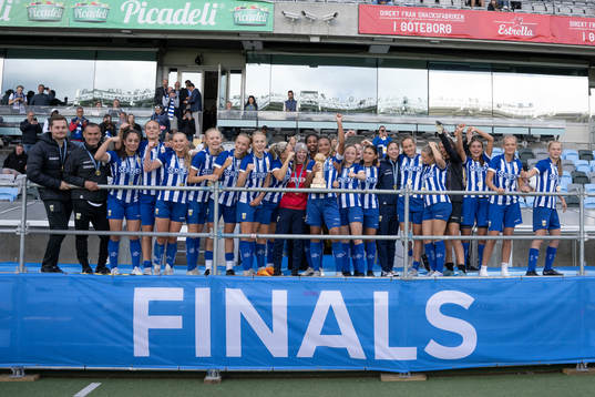 IFK Göteborgs lag jublar