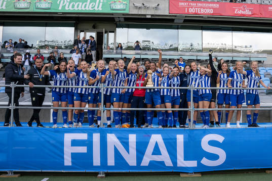 IFK Göteborgs lag jublar
