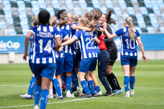 IFK Göteborgs spelare jublar