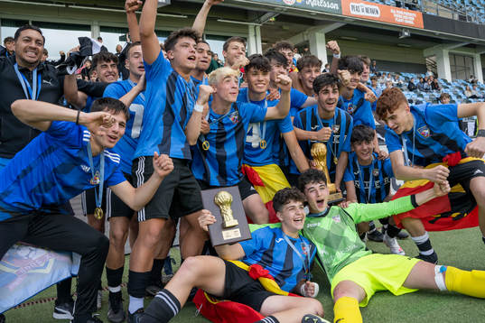 CD Inter Vista Alegres spelare jublar