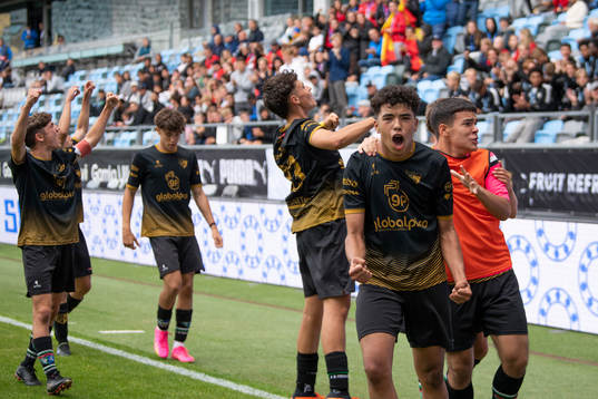 Spelare i ED Moratalaz jublar