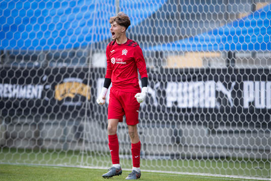 Målvakten i Live Your World Cup jublar