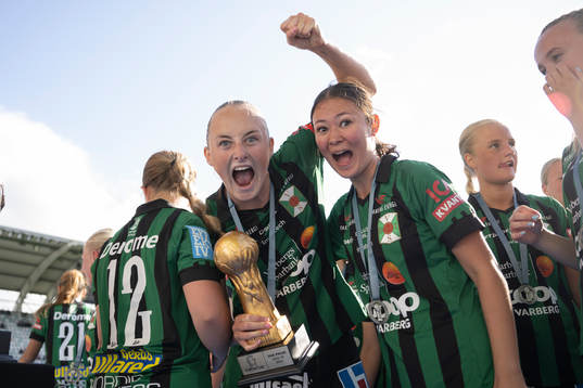 Varbergs spelare jublar