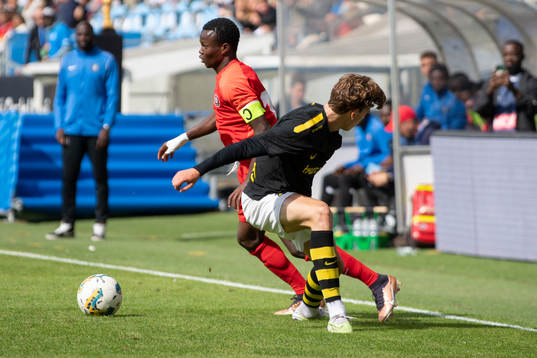 Spelare i AIK och Right To Dream