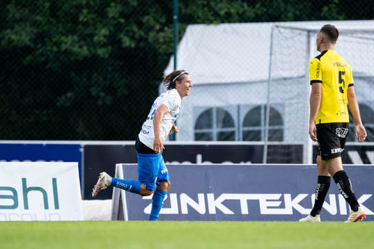 Värnamos Simon Thern jublar