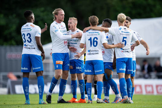 Värnamos spelare jublar
