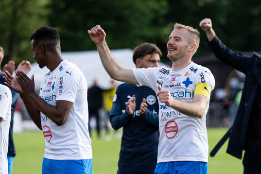 Värnamos Freddy Winsth jublar