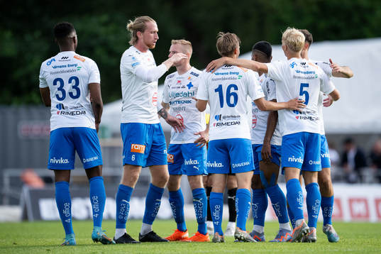 Värnamos spelare jublar