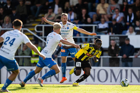 Värnamos Freddy Winsth och Häckens Ibrahim Sadiq