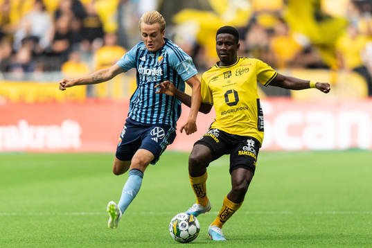 Djurgårdens Oskar Fallenius och Elfsborgs Michael Baidoo
