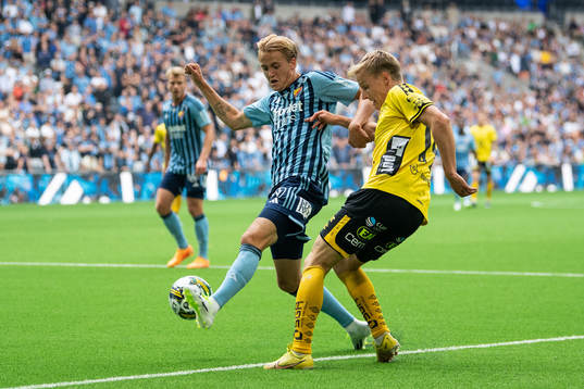 Djurgårdens Oskar Fallenius och Elfsborgs Jeppe Møldrup
