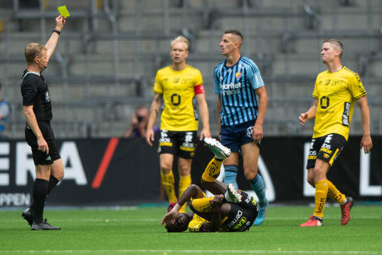 Elfsborgs Emmanuel Boateng har ont och Djurgårdens Haris
