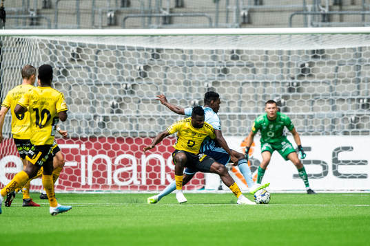 Elfsborgs Ibrahim Buhari och Djurgårdens Joel Asoro
