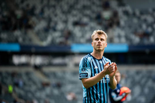 Djurgårdens Rasmus Schuller tackar publiken