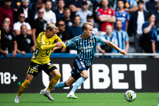 Elfsborgs Niklas Hult och Djurgårdens Oskar Fallenius