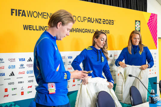 Press officer Fredrik Madestam, Kosovare Asllani and