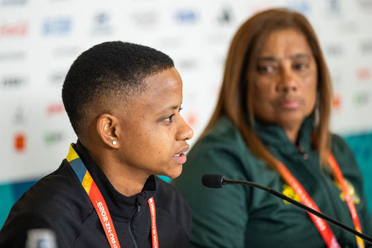 Refiloe Jane and head coach Desiree Ellis of the South