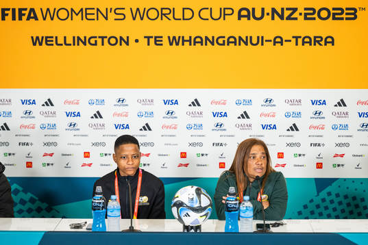 Refiloe Jane and head coach Desiree Ellis of the South