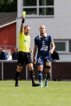 Domare Kaspar Sjöberg och Örgrytes Jonathan Drott