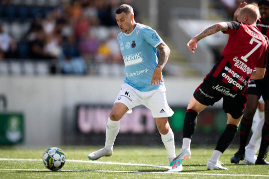 Gefles Adrian Edqvist och Östersunds Andre Österholm