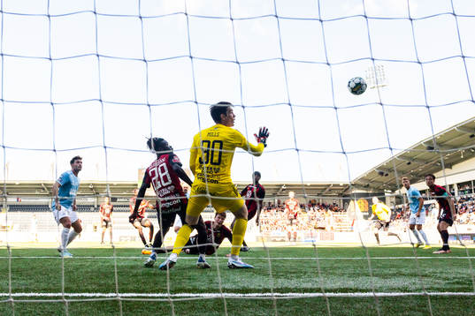 Gefles Oscar Lundin gör 1-2 bakom Östersunds Andrew