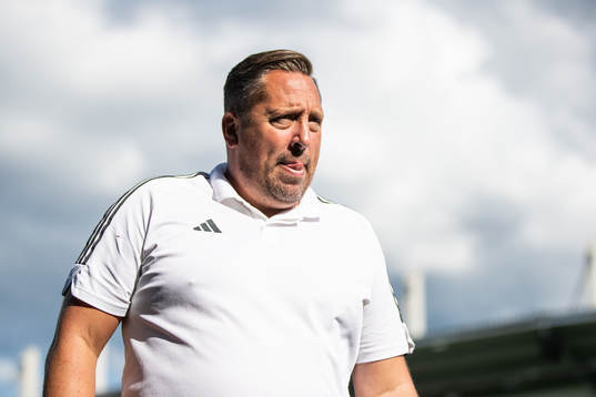 Östersunds tränare Magnus Powell deppar
