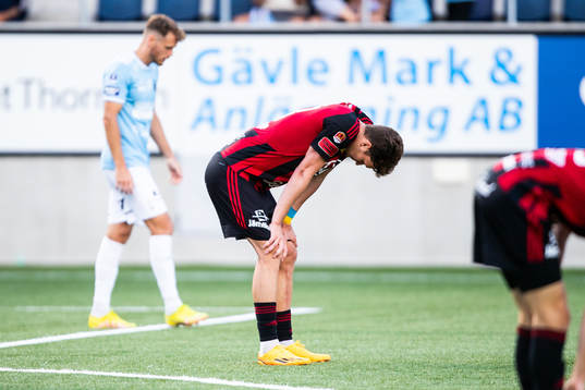 Östersunds Myroslav Mazur deppar